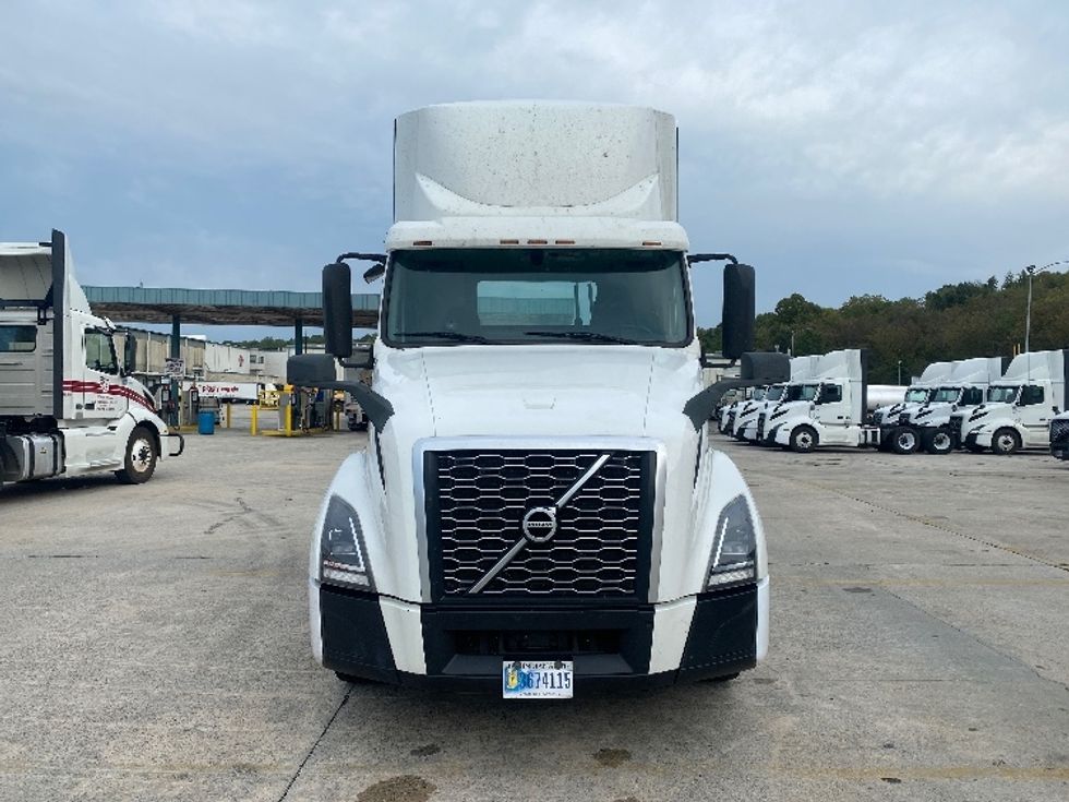 Day Cab Tractor-Heavy Duty Tractors-Volvo-2020-VNL64T300-Bessemer-AL-619,923\n\t\tmiles-$ 30,250 - Image 2