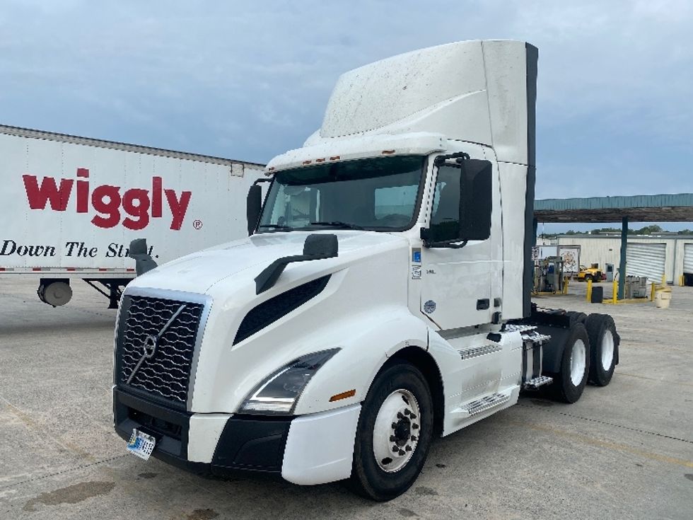 Day Cab Tractor-Heavy Duty Tractors-Volvo-2020-VNL64T300-Bessemer-AL-619,923\n\t\tmiles-$ 30,250 - Image 3