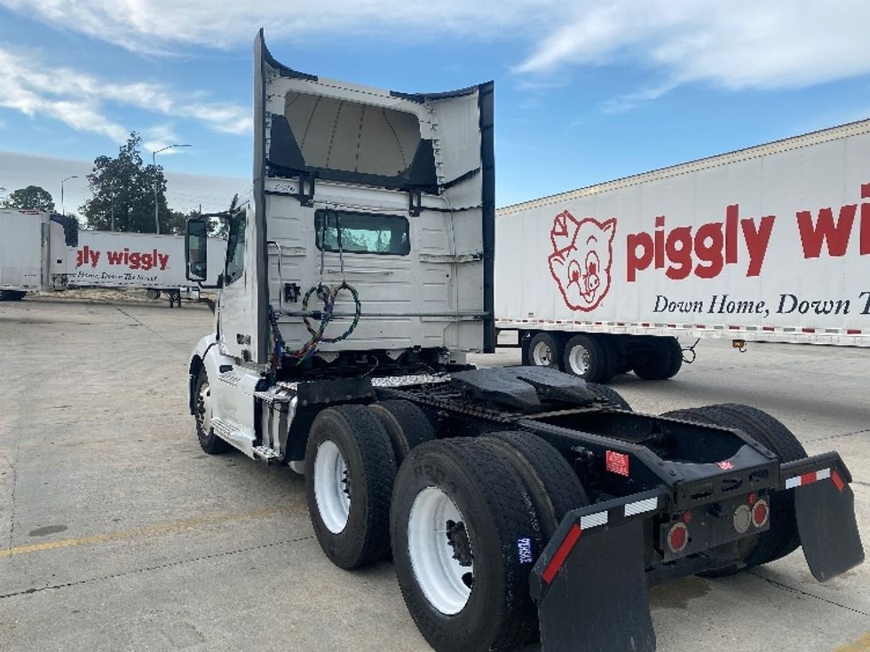 Day Cab Tractor-Heavy Duty Tractors-Volvo-2020-VNL64T300-Bessemer-AL-619,923\n\t\tmiles-$ 30,250 - Image 5
