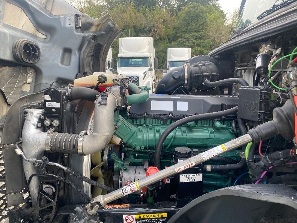 Day Cab Tractor-Heavy Duty Tractors-Volvo-2020-VNL64T300-Bessemer-AL-629,129\n\t\tmiles-$ 29,500 - Image 16