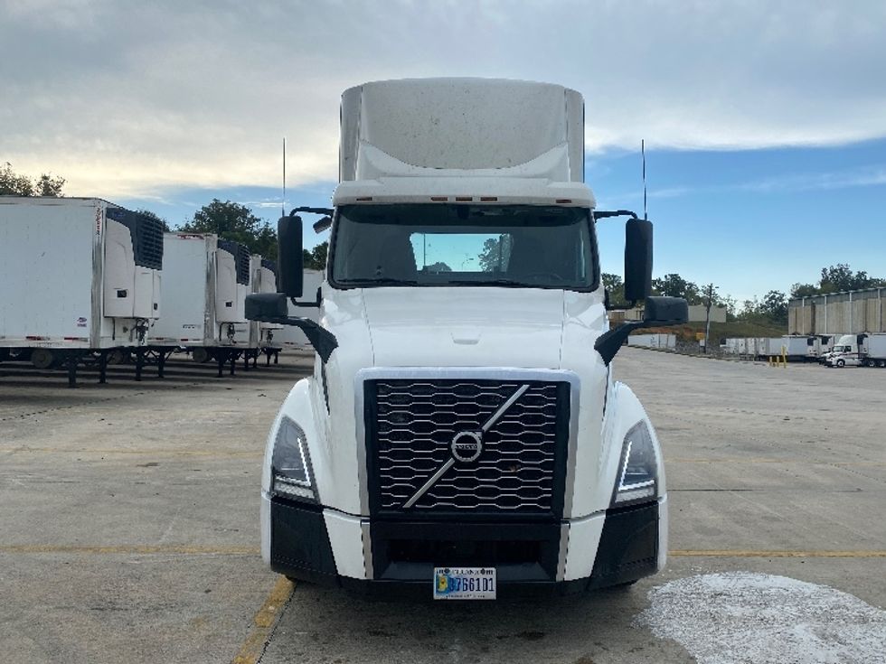 Day Cab Tractor-Heavy Duty Tractors-Volvo-2020-VNL64T300-Bessemer-AL-629,129\n\t\tmiles-$ 29,500 - Image 2