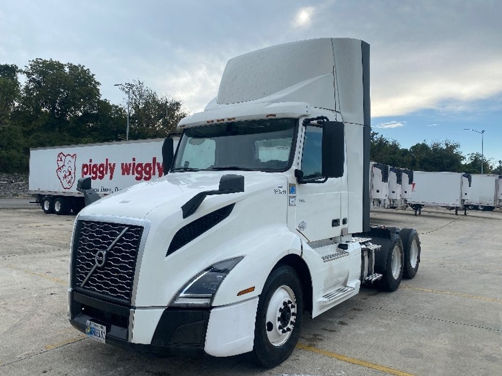 Day Cab Tractor-Heavy Duty Tractors-Volvo-2020-VNL64T300-Bessemer-AL-629,129\n\t\tmiles-$ 29,500 - Image 3
