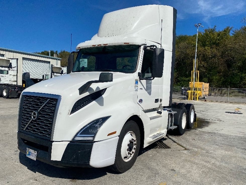 Day Cab Tractor-Heavy Duty Tractors-Volvo-2020-VNL64T300-Bessemer-AL-640,209\n\t\tmiles-$ 29,500 - Image 3