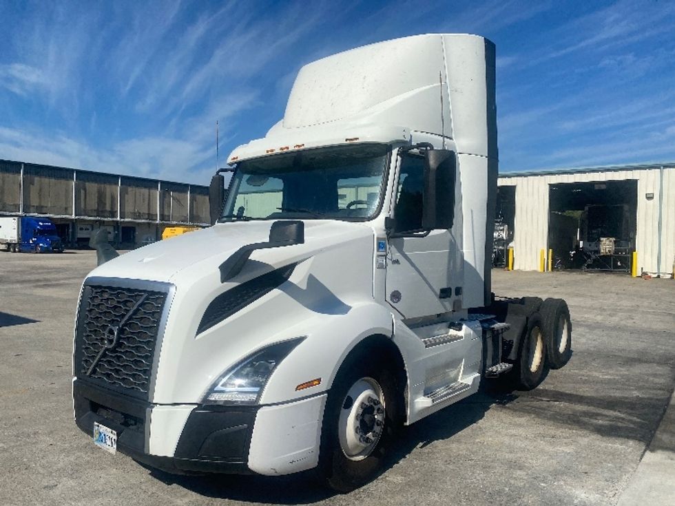 Day Cab Tractor-Heavy Duty Tractors-Volvo-2020-VNL64T300-Bessemer-AL-659,439\n\t\tmiles-$ 29,500 - Image 3