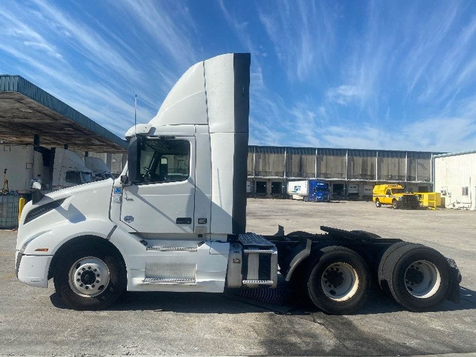 Day Cab Tractor-Heavy Duty Tractors-Volvo-2020-VNL64T300-Bessemer-AL-659,439\n\t\tmiles-$ 29,500 - Image 4