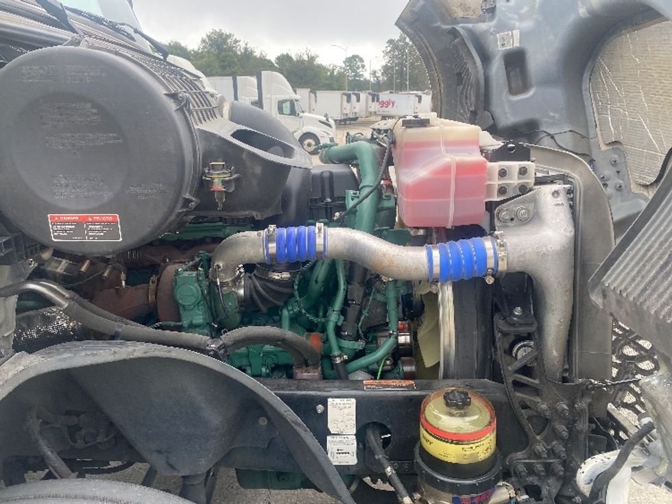 Day Cab Tractor-Heavy Duty Tractors-Volvo-2020-VNL64T300-Bessemer-AL-661,641\n\t\tmiles-$ 27,500 - Image 15