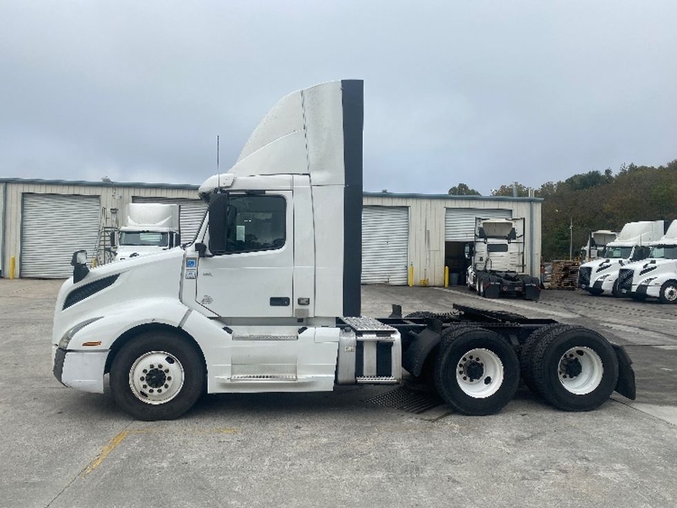 Day Cab Tractor-Heavy Duty Tractors-Volvo-2020-VNL64T300-Bessemer-AL-661,641\n\t\tmiles-$ 27,500 - Image 4