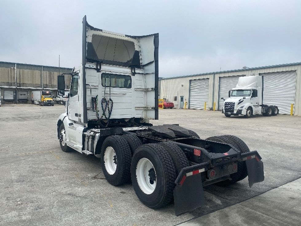 Day Cab Tractor-Heavy Duty Tractors-Volvo-2020-VNL64T300-Bessemer-AL-661,641\n\t\tmiles-$ 27,500 - Image 5
