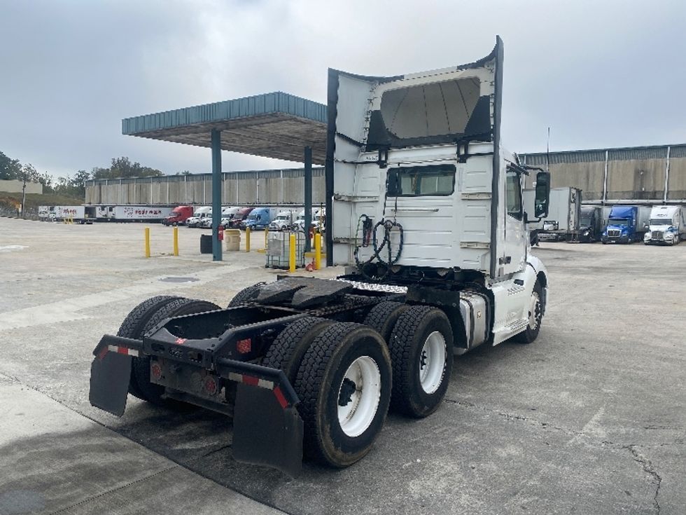 Day Cab Tractor-Heavy Duty Tractors-Volvo-2020-VNL64T300-Bessemer-AL-661,641\n\t\tmiles-$ 27,500 - Image 7