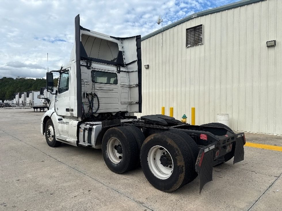 Day Cab Tractor-Heavy Duty Tractors-Volvo-2020-VNL64T300-Bessemer-AL-673,292\n\t\tmiles-$ 29,500 - Image 5