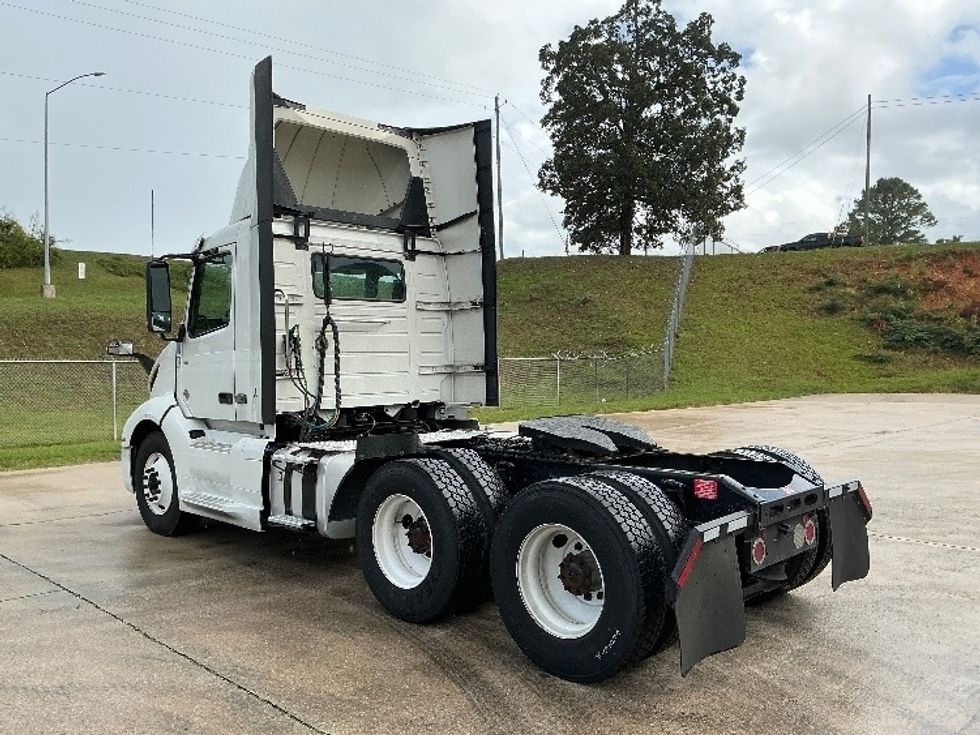 Day Cab Tractor-Heavy Duty Tractors-Volvo-2020-VNL64T300-Bessemer-AL-702,488\n\t\tmiles-$ 29,500 - Image 5