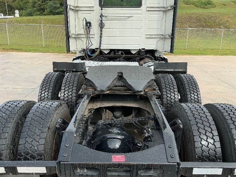 Day Cab Tractor-Heavy Duty Tractors-Volvo-2020-VNL64T300-Bessemer-AL-702,488\n\t\tmiles-$ 29,500 - Image 6