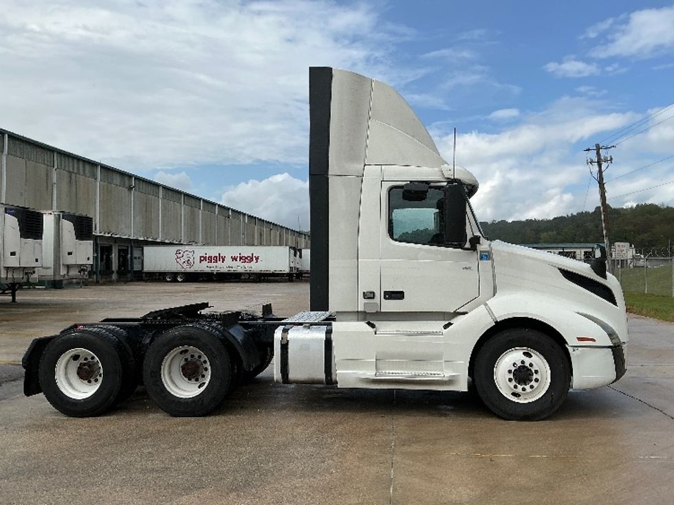 Day Cab Tractor-Heavy Duty Tractors-Volvo-2020-VNL64T300-Bessemer-AL-702,488\n\t\tmiles-$ 29,500 - Image 9
