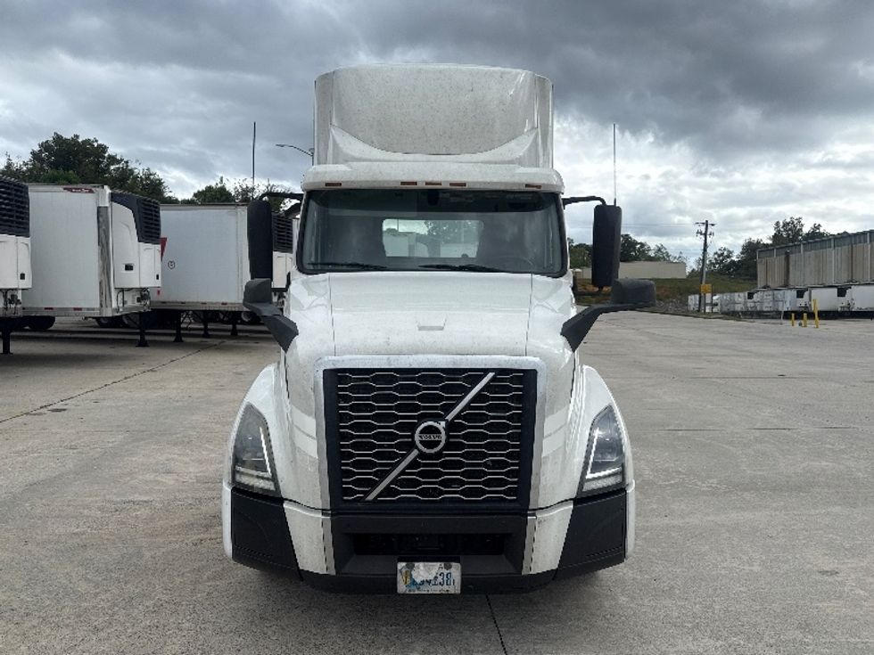 Day Cab Tractor-Heavy Duty Tractors-Volvo-2020-VNL64T300-Bessemer-AL-724,412\n\t\tmiles-$ 29,500 - Image 2