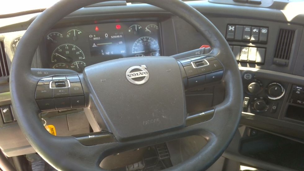 Day Cab Tractor-Heavy Duty Tractors-Volvo-2020-VNL64T300-Boaz-AL-529,049\n\t\tmiles-$ 39,750 - Image 11