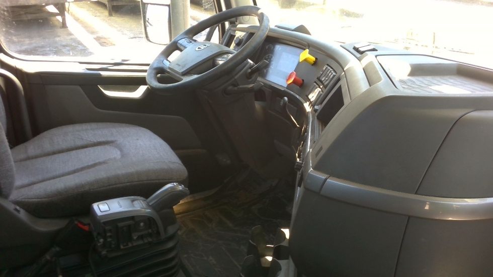 Day Cab Tractor-Heavy Duty Tractors-Volvo-2020-VNL64T300-Boaz-AL-529,049\n\t\tmiles-$ 39,750 - Image 14