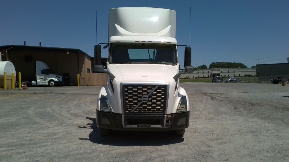 Day Cab Tractor-Heavy Duty Tractors-Volvo-2020-VNL64T300-Boaz-AL-529,049\n\t\tmiles-$ 39,750 - Image 2