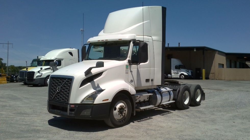 Day Cab Tractor-Heavy Duty Tractors-Volvo-2020-VNL64T300-Boaz-AL-529,049\n\t\tmiles-$ 39,750 - Image 3