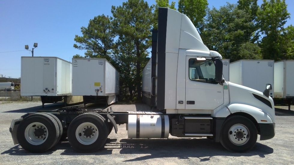 Day Cab Tractor-Heavy Duty Tractors-Volvo-2020-VNL64T300-Boaz-AL-529,049\n\t\tmiles-$ 39,750 - Image 8