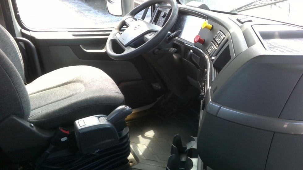 Day Cab Tractor-Heavy Duty Tractors-Volvo-2020-VNL64T300-Boaz-AL-545,342\n\t\tmiles-$ 38,000 - Image 14