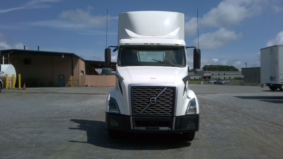 Day Cab Tractor-Heavy Duty Tractors-Volvo-2020-VNL64T300-Boaz-AL-545,342\n\t\tmiles-$ 38,000 - Image 2