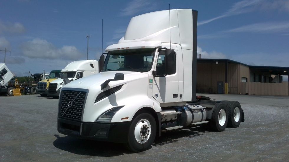 Day Cab Tractor-Heavy Duty Tractors-Volvo-2020-VNL64T300-Boaz-AL-545,342\n\t\tmiles-$ 38,000 - Image 3
