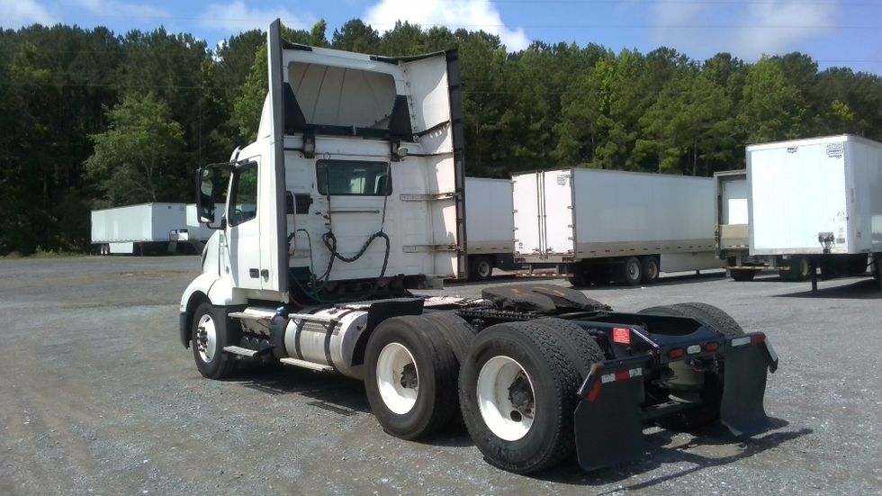 Day Cab Tractor-Heavy Duty Tractors-Volvo-2020-VNL64T300-Boaz-AL-545,342\n\t\tmiles-$ 38,000 - Image 5