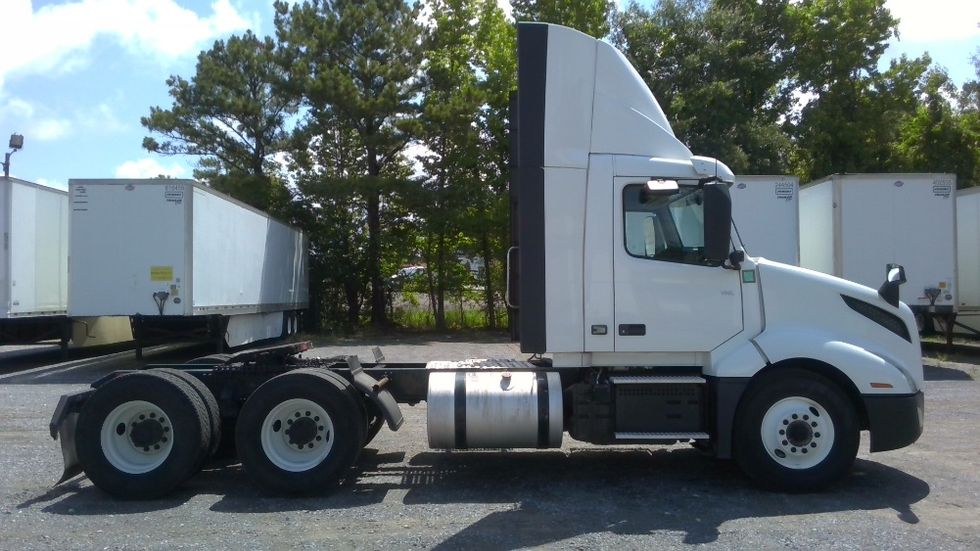 Day Cab Tractor-Heavy Duty Tractors-Volvo-2020-VNL64T300-Boaz-AL-545,342\n\t\tmiles-$ 38,000 - Image 8