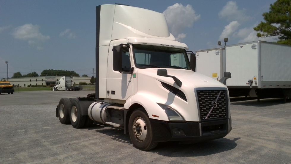 Day Cab Tractor-Heavy Duty Tractors-Volvo-2020-VNL64T300-Boaz-AL-549,114\n\t\tmiles-$ 37,750 - Image 1
