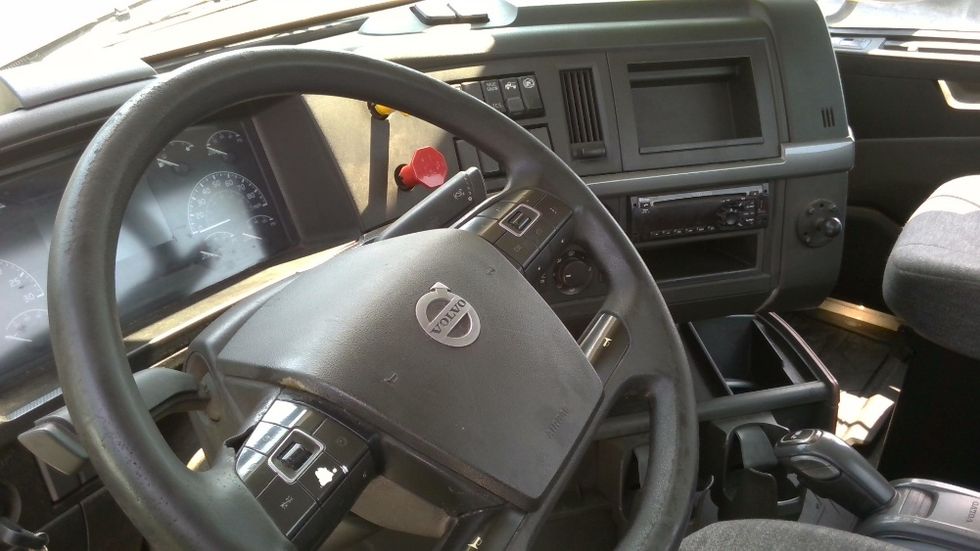 Day Cab Tractor-Heavy Duty Tractors-Volvo-2020-VNL64T300-Boaz-AL-549,114\n\t\tmiles-$ 37,750 - Image 10
