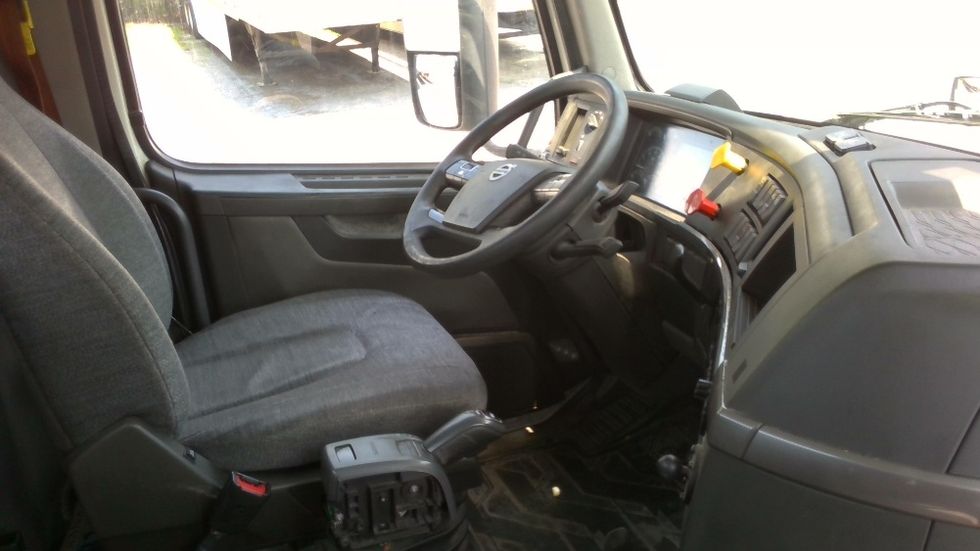 Day Cab Tractor-Heavy Duty Tractors-Volvo-2020-VNL64T300-Boaz-AL-549,114\n\t\tmiles-$ 37,750 - Image 14