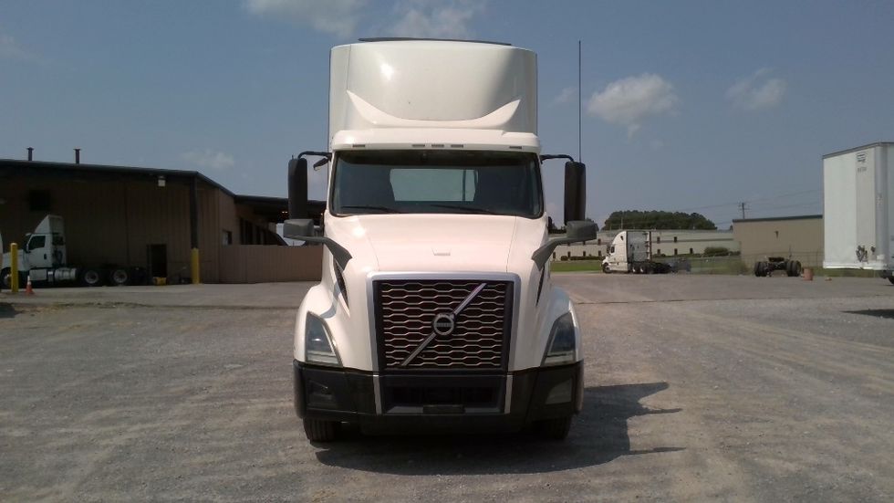 Day Cab Tractor-Heavy Duty Tractors-Volvo-2020-VNL64T300-Boaz-AL-549,114\n\t\tmiles-$ 37,750 - Image 2