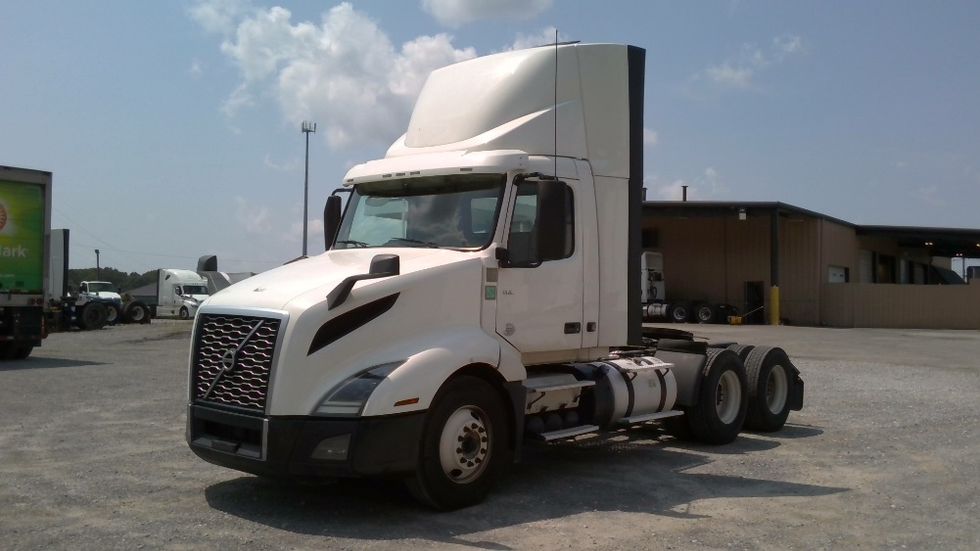 Day Cab Tractor-Heavy Duty Tractors-Volvo-2020-VNL64T300-Boaz-AL-549,114\n\t\tmiles-$ 37,750 - Image 3