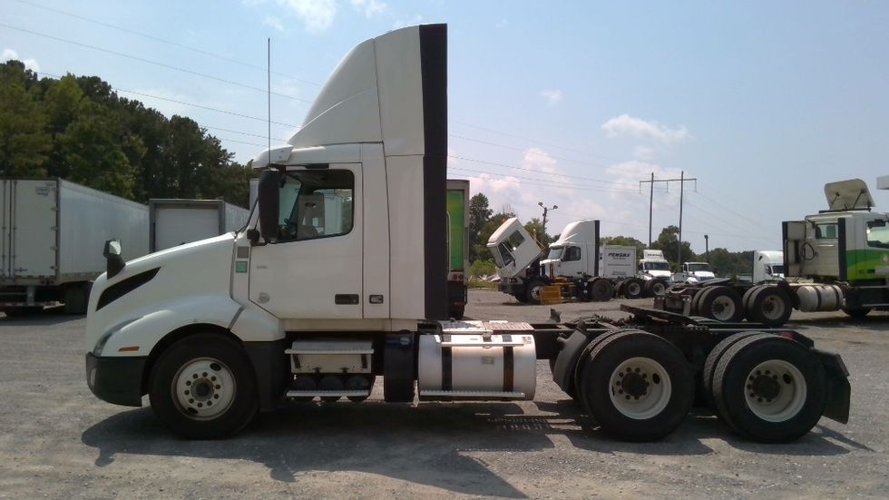 Day Cab Tractor-Heavy Duty Tractors-Volvo-2020-VNL64T300-Boaz-AL-549,114\n\t\tmiles-$ 37,750 - Image 4