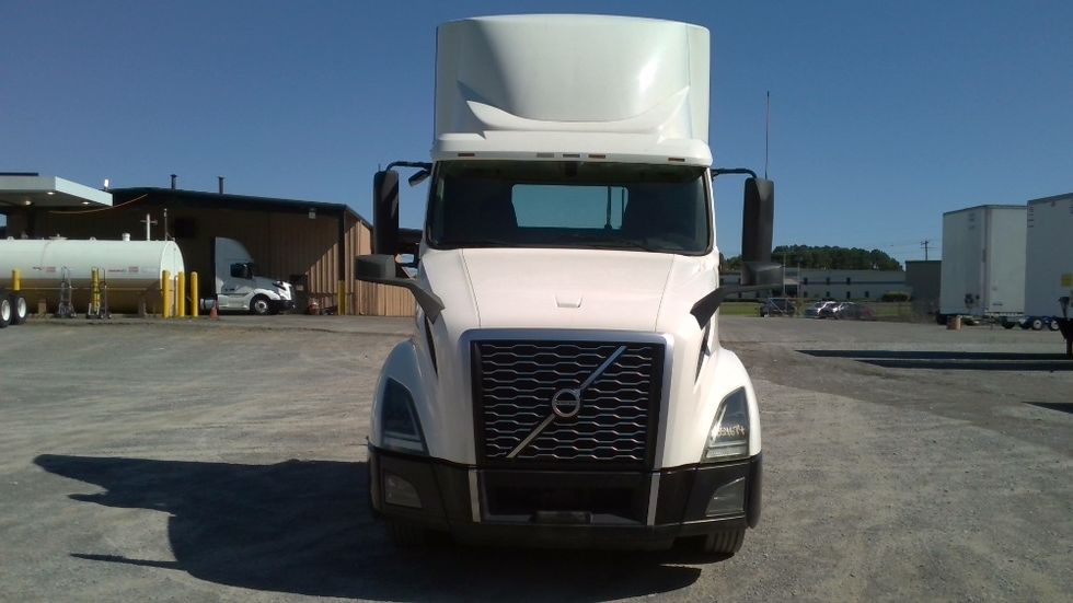 Day Cab Tractor-Heavy Duty Tractors-Volvo-2020-VNL64T300-Boaz-AL-567,883\n\t\tmiles-$ 33,250 - Image 2