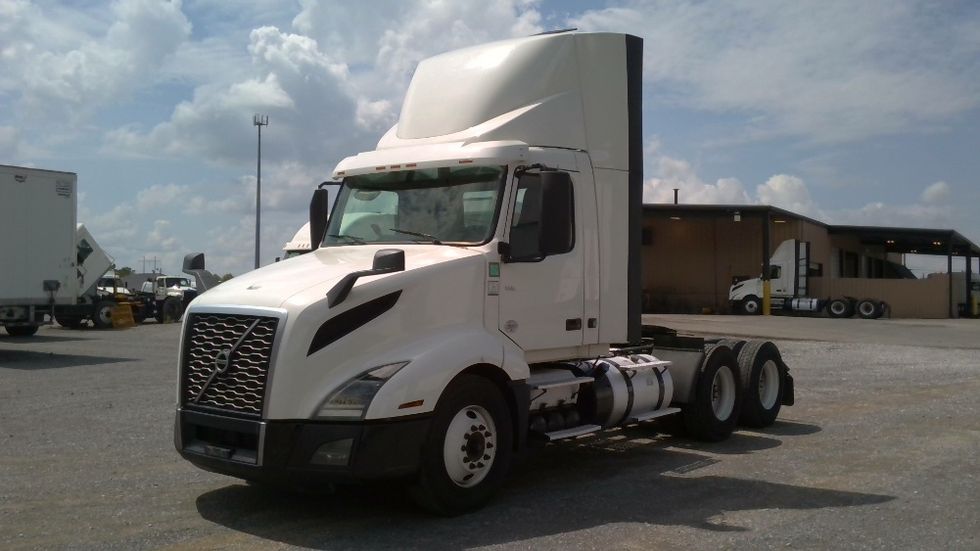 Day Cab Tractor-Heavy Duty Tractors-Volvo-2020-VNL64T300-Boaz-AL-601,100\n\t\tmiles-$ 31,500 - Image 3