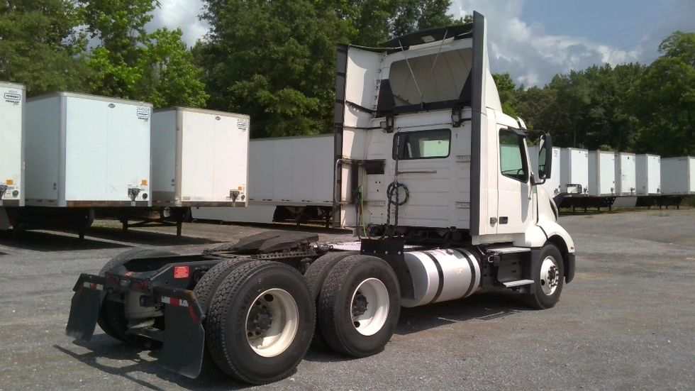 Day Cab Tractor-Heavy Duty Tractors-Volvo-2020-VNL64T300-Boaz-AL-601,100\n\t\tmiles-$ 31,500 - Image 7