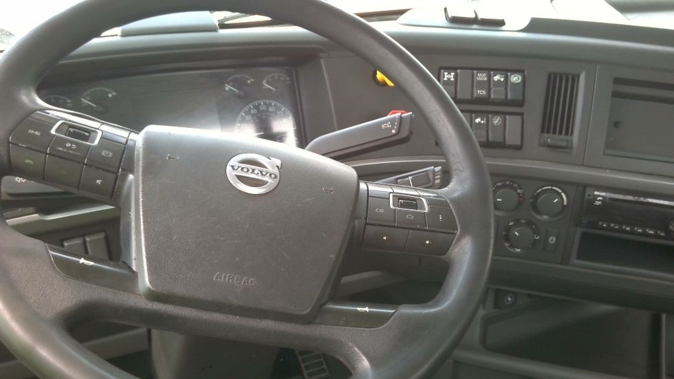 Day Cab Tractor-Heavy Duty Tractors-Volvo-2020-VNL64T300-Boaz-AL-614,590\n\t\tmiles-$ 30,750 - Image 11