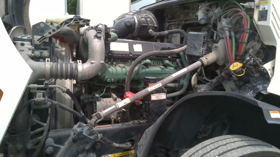Day Cab Tractor-Heavy Duty Tractors-Volvo-2020-VNL64T300-Boaz-AL-614,590\n\t\tmiles-$ 30,750 - Image 16