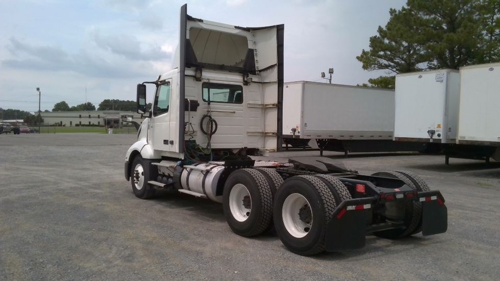 Day Cab Tractor-Heavy Duty Tractors-Volvo-2020-VNL64T300-Boaz-AL-614,590\n\t\tmiles-$ 30,750 - Image 5