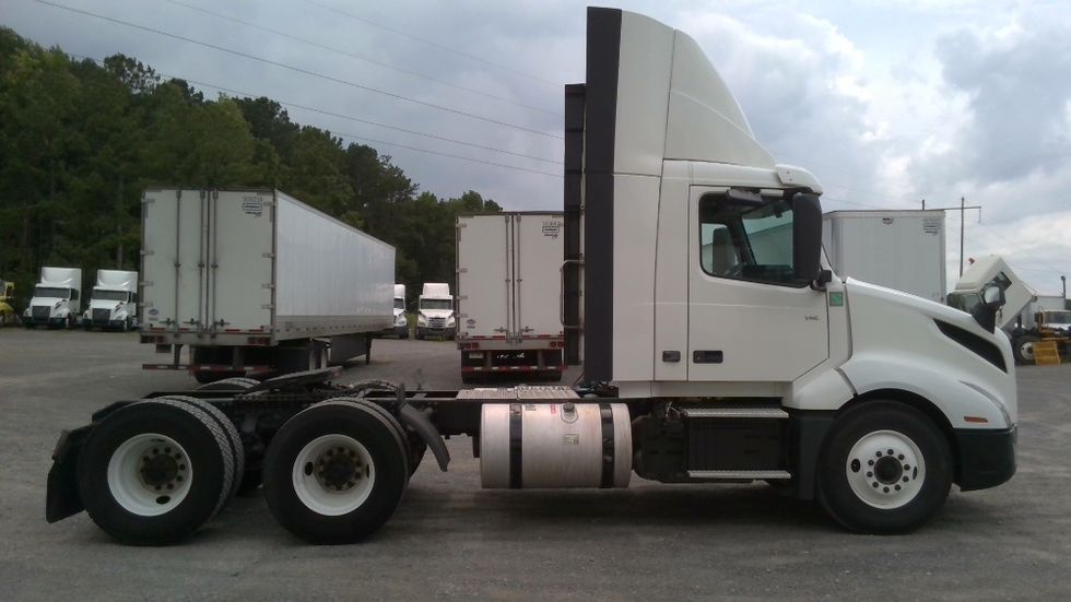 Day Cab Tractor-Heavy Duty Tractors-Volvo-2020-VNL64T300-Boaz-AL-614,590\n\t\tmiles-$ 30,750 - Image 8
