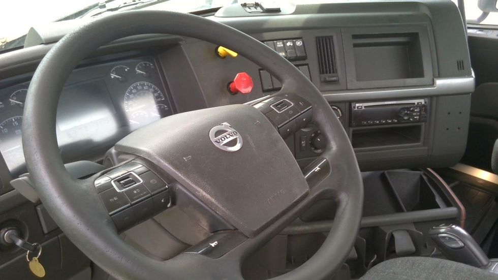 Day Cab Tractor-Heavy Duty Tractors-Volvo-2020-VNL64T300-Boaz-AL-627,371\n\t\tmiles-$ 29,000 - Image 10