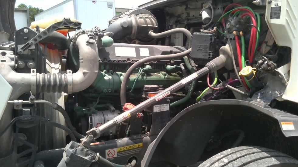 Day Cab Tractor-Heavy Duty Tractors-Volvo-2020-VNL64T300-Boaz-AL-627,371\n\t\tmiles-$ 29,000 - Image 16