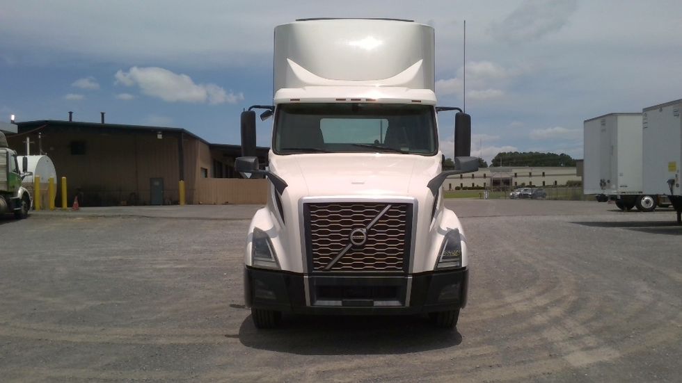 Day Cab Tractor-Heavy Duty Tractors-Volvo-2020-VNL64T300-Boaz-AL-627,371\n\t\tmiles-$ 29,000 - Image 2
