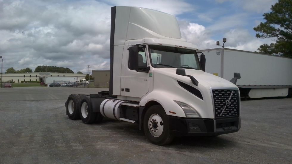 Day Cab Tractor-Heavy Duty Tractors-Volvo-2020-VNL64T300-Boaz-AL-632,658\n\t\tmiles-$ 29,500 - Image 1