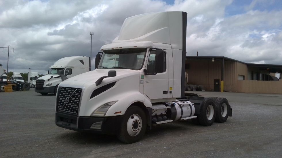 Day Cab Tractor-Heavy Duty Tractors-Volvo-2020-VNL64T300-Boaz-AL-632,658\n\t\tmiles-$ 29,500 - Image 3