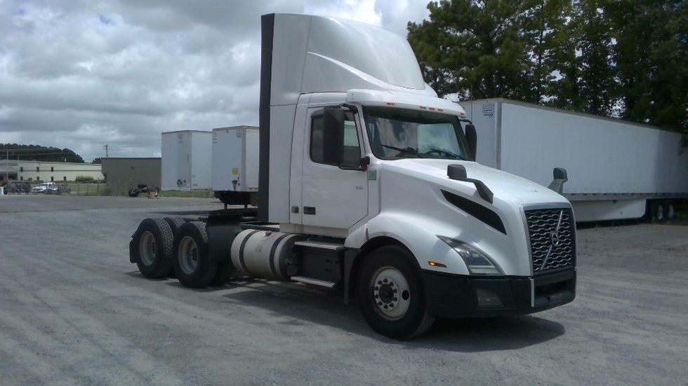 Day Cab Tractor-Heavy Duty Tractors-Volvo-2020-VNL64T300-Boaz-AL-638,705\n\t\tmiles-$ 28,250 - Image 1