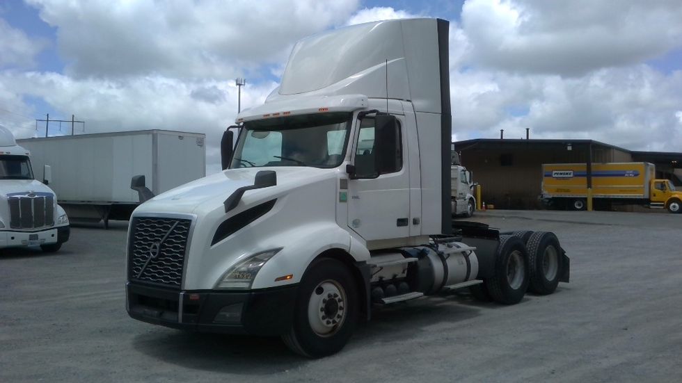 Day Cab Tractor-Heavy Duty Tractors-Volvo-2020-VNL64T300-Boaz-AL-638,705\n\t\tmiles-$ 28,250 - Image 3
