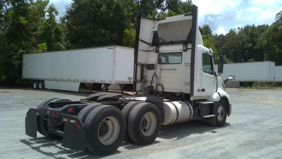 Day Cab Tractor-Heavy Duty Tractors-Volvo-2020-VNL64T300-Boaz-AL-638,705\n\t\tmiles-$ 28,250 - Image 7