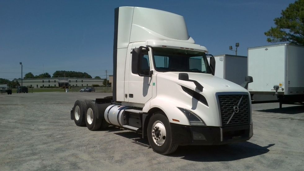 Day Cab Tractor-Heavy Duty Tractors-Volvo-2020-VNL64T300-Boaz-AL-646,602\n\t\tmiles-$ 27,250 - Image 1